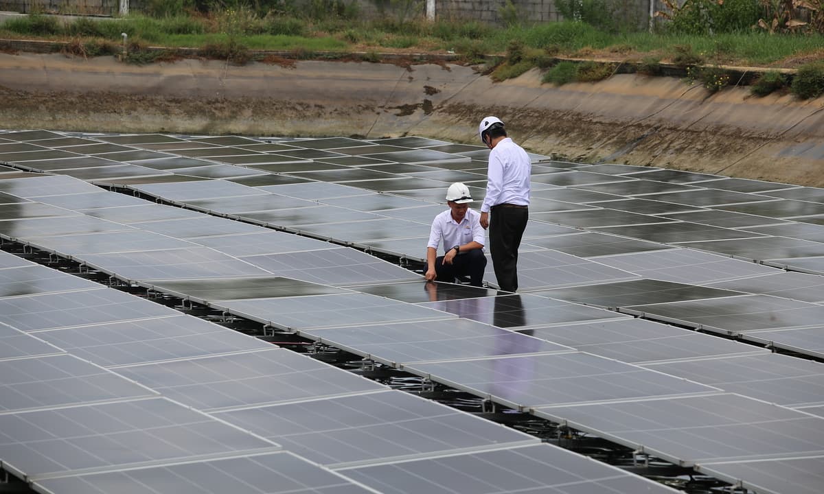Solarstrom auf dem Wasser in Vietnam